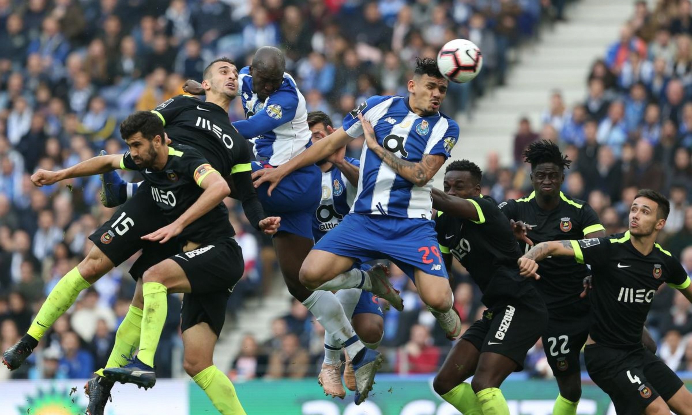 九游娱乐入口-风云突变巴塞罗那窗口期强势反弹库里关键节点回归赛场之后，葡萄牙体育围绕葡超绝杀压哨